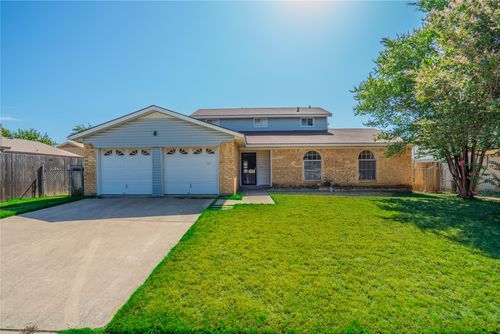 705 Rockledge Dr, Saginaw, TX, 76179-2031 | Card Image