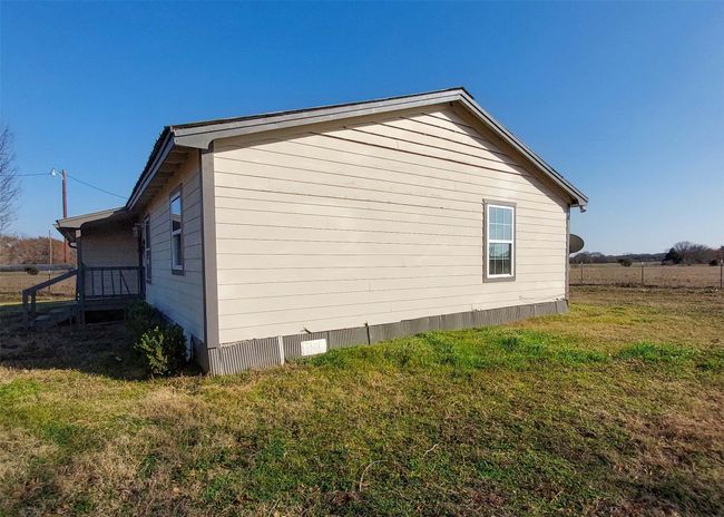 584 County Road 2131, House other with 2 bedrooms, 2 bathrooms and null parking in Telephone TX | Image 4