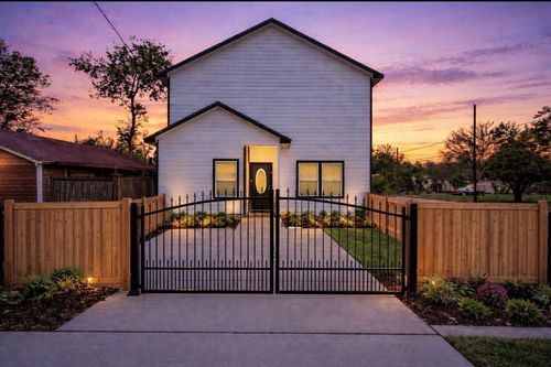 7989 Sunbury St, Houston, TX, 77028-4054 | Card Image