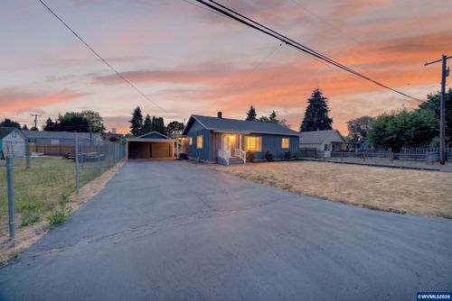340 N 3rd St, Jefferson, OR, 97352-9239 | Card Image