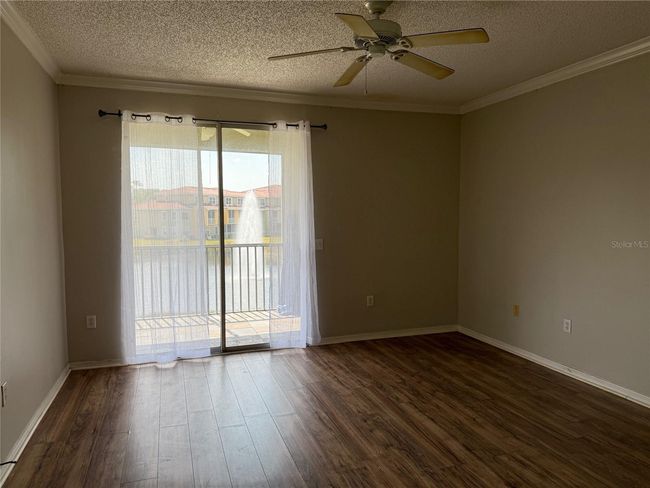 Living Room | Image 7