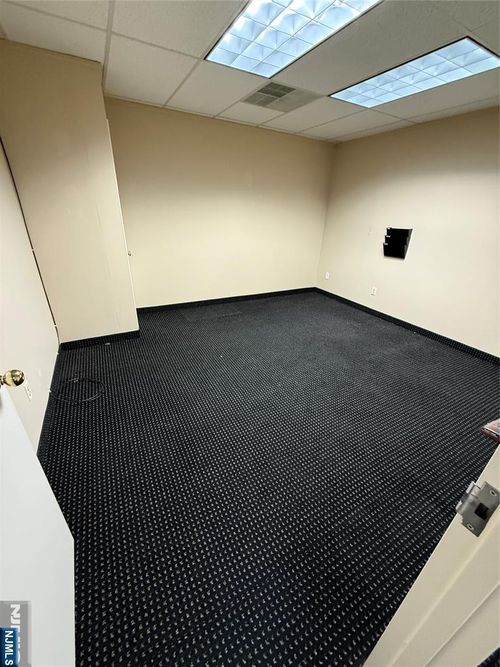 886 Belmont Ave, North Haledon, NJ, 07508-2573 | Card Image