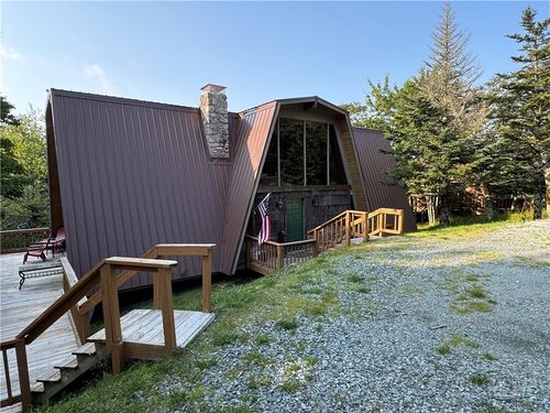 123 Skiway Cir, Beech Mountain, NC, 28604-8200 | Card Image