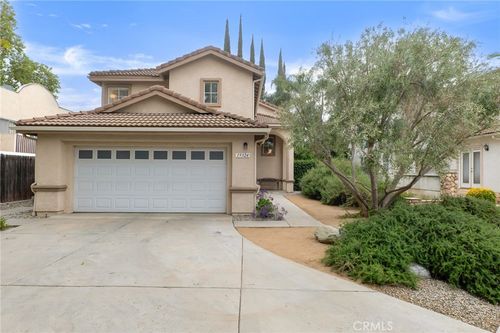 19324 Runnymede, Reseda, CA, 91335 | Card Image