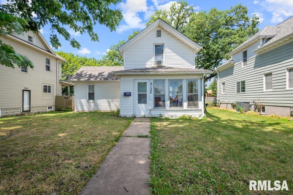 Marquette St, Davenport, IA 52804