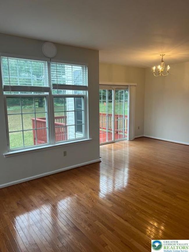 5232 Spring Ridge Dr E, Townhouse with 3 bedrooms, 3 bathrooms and null parking in Macungie PA | Image 7
