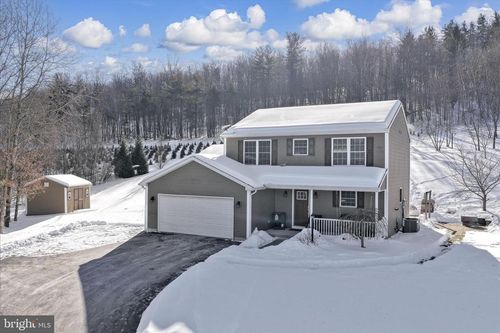 72 Evergreen Dr, New Ringgold, PA, 17960-9310 | Card Image