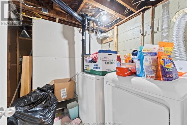 1033 Harrison Ave, House other with 3 bedrooms, 2 bathrooms and null parking in Windsor ON | Image 22