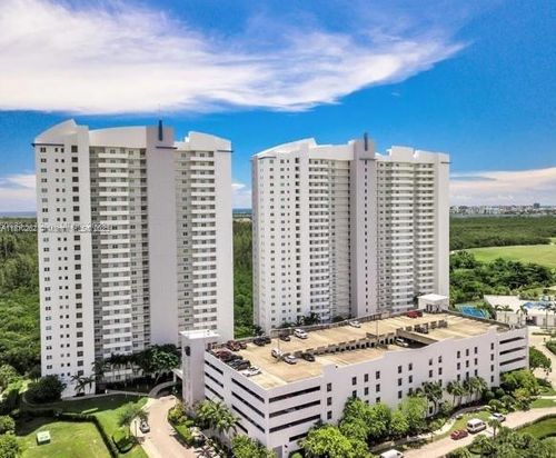apt-102-15051 Royal Oaks Ln, North Miami, FL, 33181-2463 | Card Image
