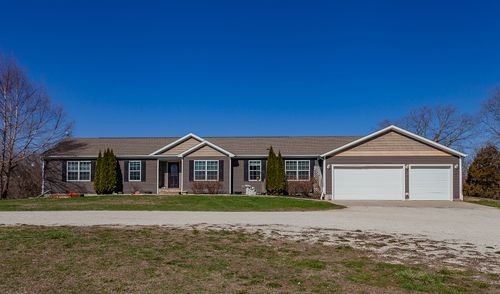 19075 Jewell Dr, Earlham, IA, 50072-5527 | Card Image