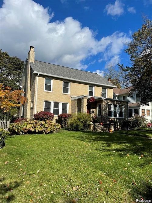 531 Oakland Ave, Birmingham, MI, 48009-5752 | Card Image