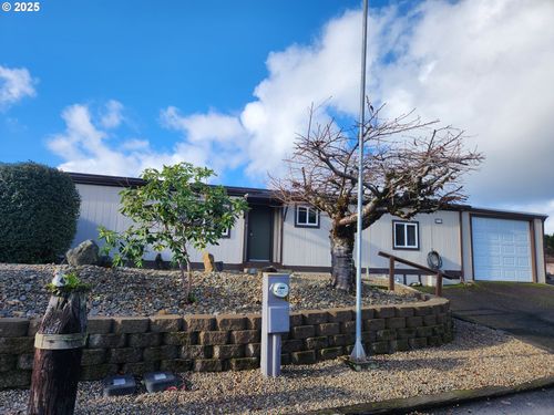 21-100 River Bend Rd, Reedsport, OR, 97467-1387 | Card Image