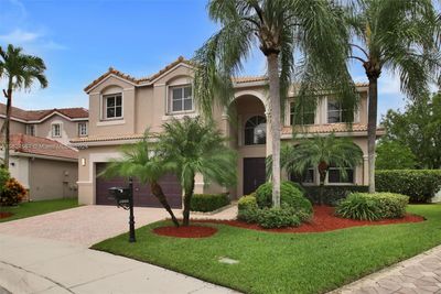 3962 Pinewood Ln, House other with 4 bedrooms, 2 bathrooms and null parking in Weston FL | Image 1