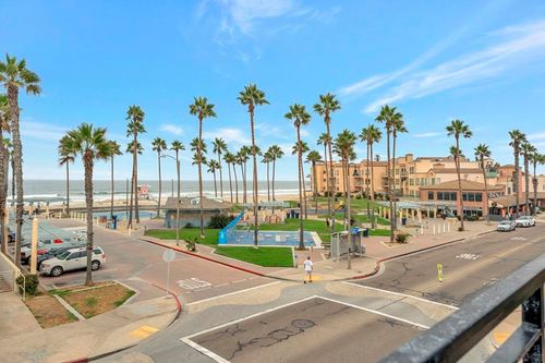 807 Seacoast Dr, Imperial Beach, CA, 91932-1802 | Card Image