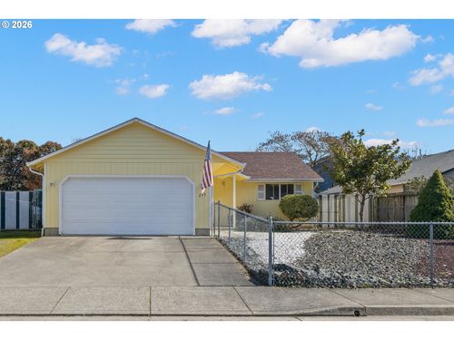 245 Se Wildwood Way, Myrtle Creek, OR, 97457-9019 | Card Image