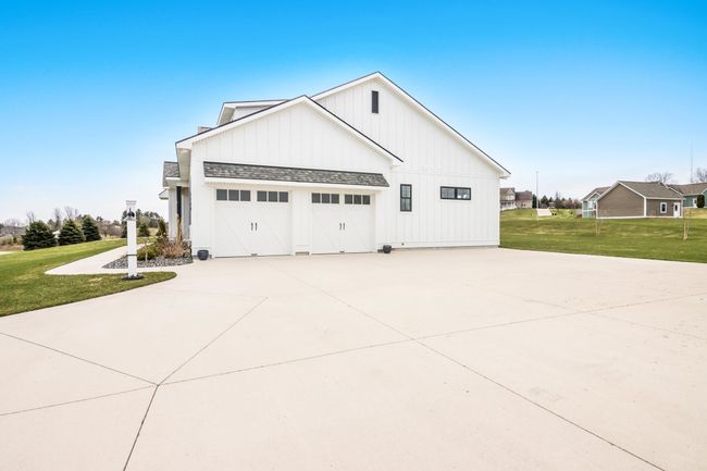 Spacious Concrete Drive | Image 44