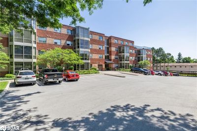 402 - 291 Blake St, Home with 2 bedrooms, 2 bathrooms and 1 parking in Barrie ON | Image 2