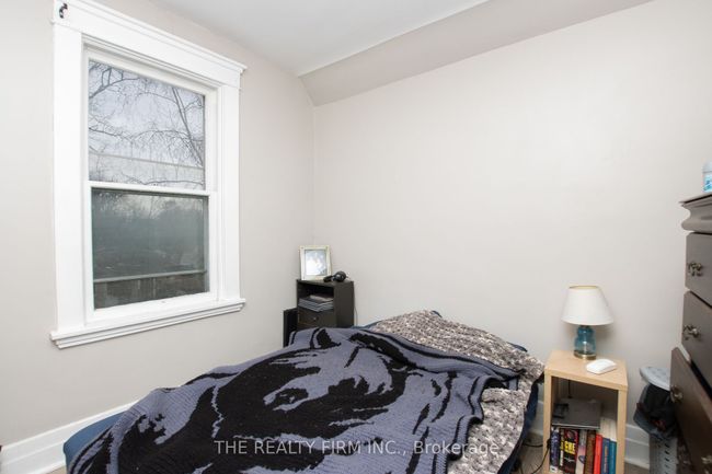 666 Lorne Ave, Home with 5 bedrooms, 3 bathrooms and 1 parking in London ON | Image 12