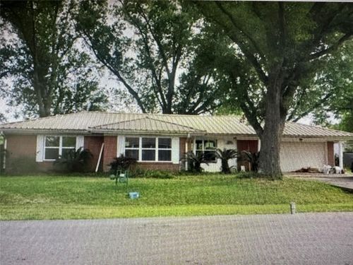 215 Anna St, Tomball, TX, 77375-6667 | Card Image