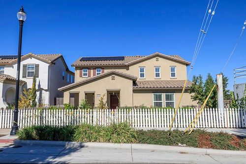 1435 W Woodward Ave, Manteca, CA, 95337-7202 | Card Image