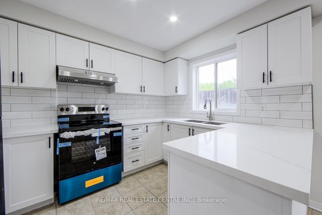 359 Bussel Cres, House attached with 3 bedrooms, 3 bathrooms and 1 parking in Milton ON | Image 15