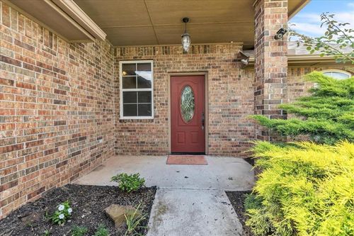 104 Southpointe Ave, Tuttle, OK, 73089-4011 | Card Image