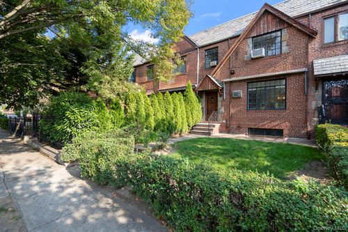 67 Groton St, Forest Hills, NY, 11375-4120 | Card Image