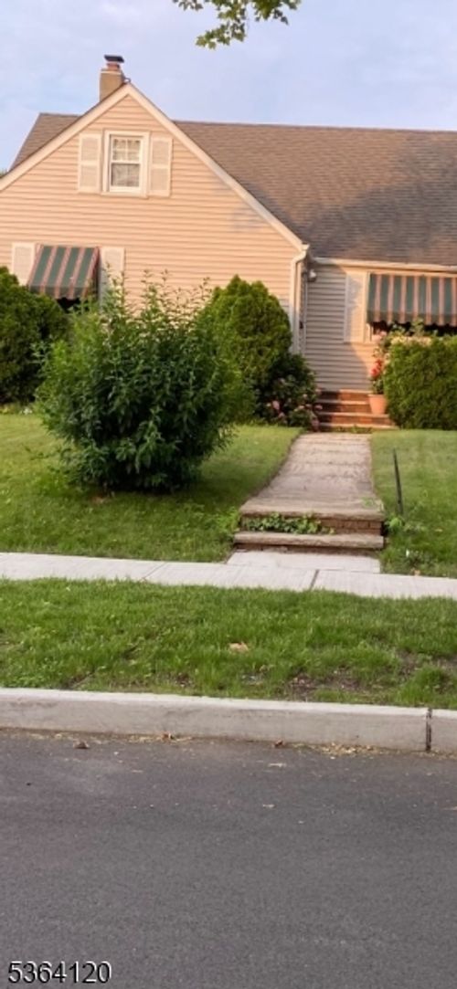 1221 Grant Ave, Plainfield, NJ, 07060-2707 | Card Image