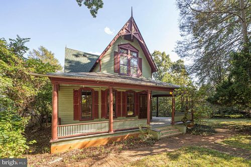 111 Grove Ave, WASHINGTON GROVE, MD, 20880-2038 | Card Image