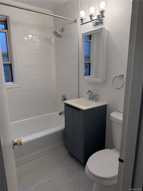 apt-3b-154 Ravine Ave, Yonkers, NY, 10701-2179 | Card Image