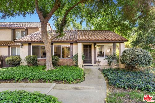 27558 Rondell St, Agoura Hills, CA, 91301-2460 | Card Image