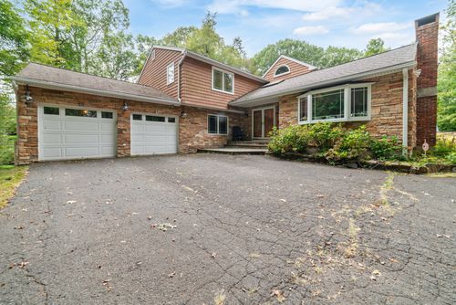 47 Mistletoe Dr, Southbury, CT, 06488-2653 | Card Image