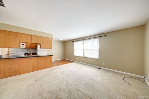 apt-4-260 W Unadilla St, Pinckney, MI, 48169-8759 | Card Image