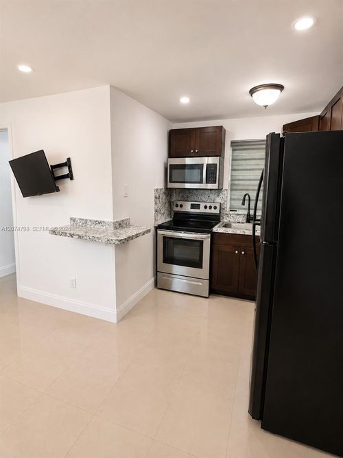 802 Nw 3rd Terrace, Hallandale Beach, FL, 33009 | Card Image
