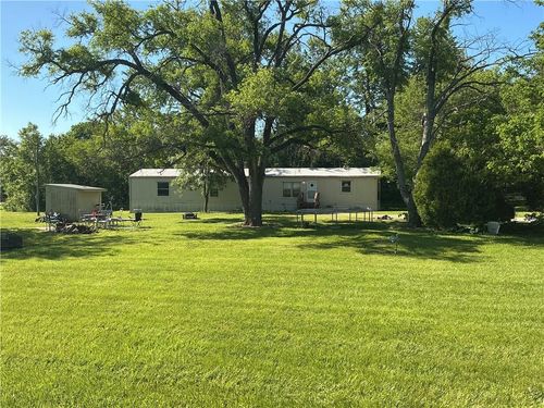 521 Hoover St, Pomona, KS, 66076-8130 | Card Image