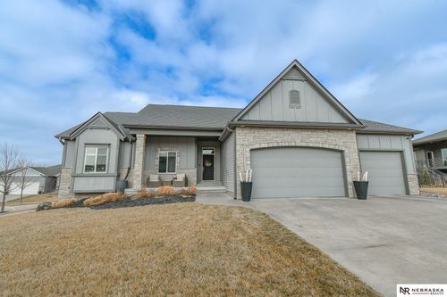 7244 Rebel Dr, Lincoln, NE, 68516-9332 | Card Image