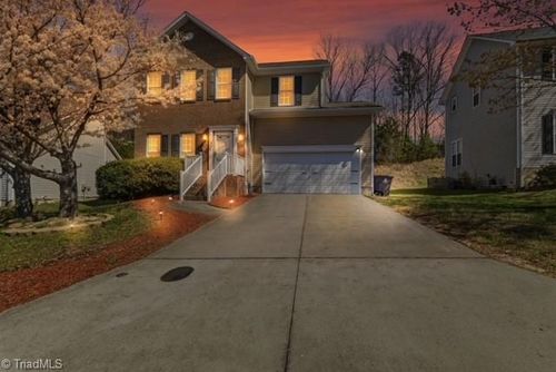 3047 Canterbury Park Dr, Winston Salem, NC, 27127-7378 | Card Image