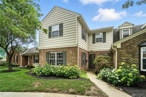 982 Patriot Sq, Washingtn Twp, OH, 45459-4042 | Card Image