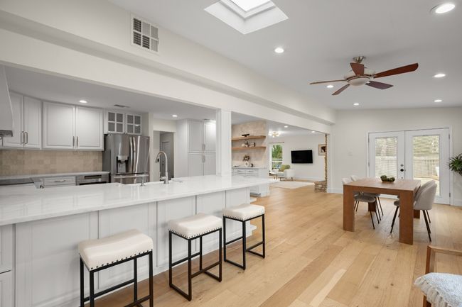 1907 Casa Grande Dr, House other with 3 bedrooms, 2 bathrooms and 4 parking in Austin TX | Image 17