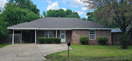 103 E Iola Ave, Sallisaw, OK, 74955-6811 | Card Image