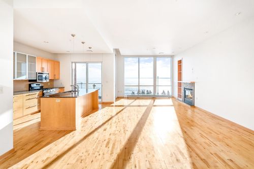 unit-704-311 E Superior St, Duluth, MN, 55802-2256 | Card Image