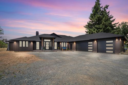 3487 Leonard Rd, Grants Pass, OR, 97527-6151 | Card Image