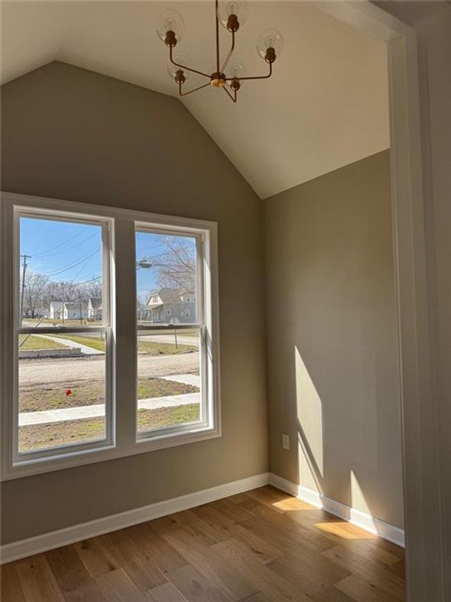 305 N Prairie St, House other with 4 bedrooms, 3 bathrooms and null parking in Hamilton MO | Image 21