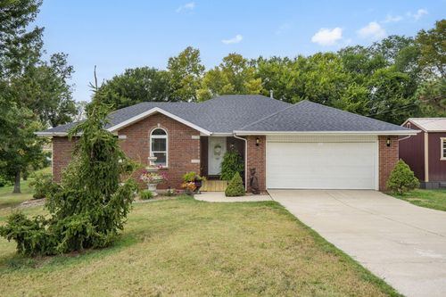 519 S Walnut St, Walnut Grove, MO, 65770-7213 | Card Image