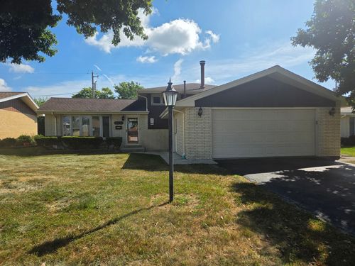10715 S Nordica Ave, Worth, IL, 60482-1442 | Card Image