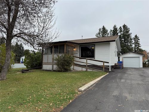127 Broadway St, Foam Lake, SK, S0A4J0 | Card Image