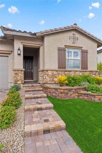 700 Monteverdi Peak Street, House other with 3 bedrooms, 2 bathrooms and null parking in Henderson NV | Image 3