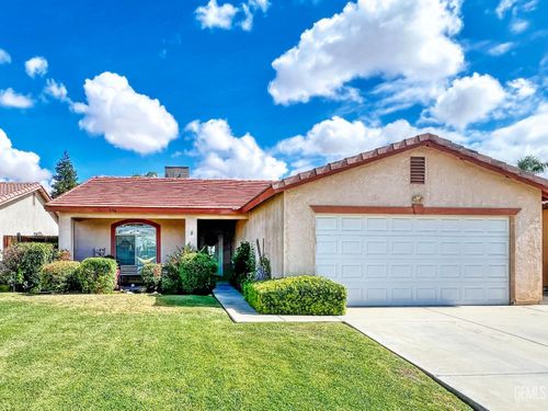 536 Sunset Meadow Ln, Bakersfield, CA, 93308-9238 | Card Image