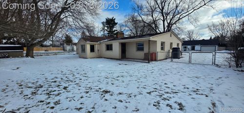 9100 Pittsfield St, Commerce Township, MI, 48382-4462 | Card Image