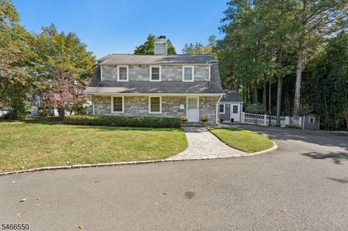 68 Crescent Pl, Short Hills, NJ, 07078-3424 | Card Image